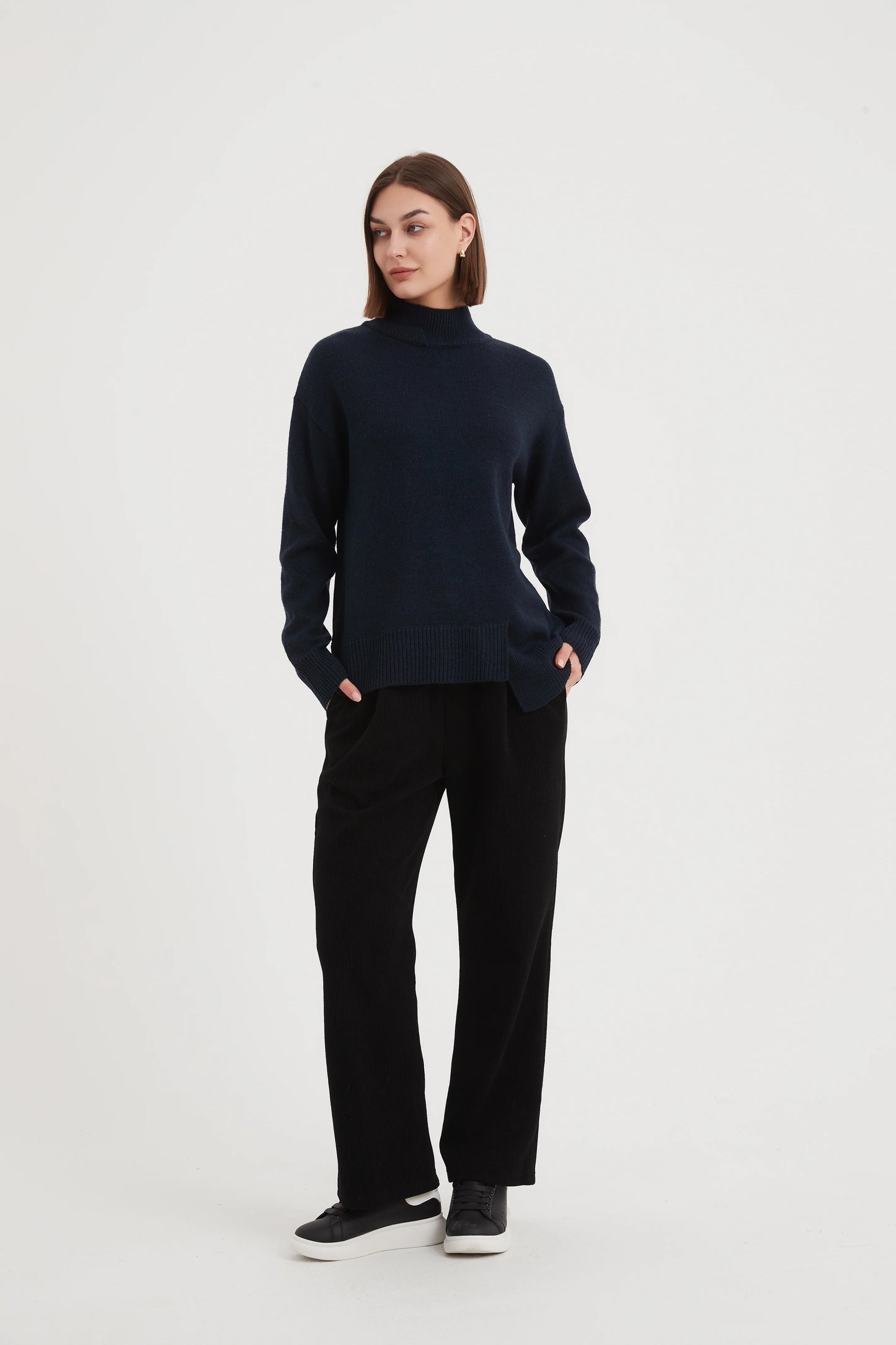 Asymmetric Hem Knit Navy