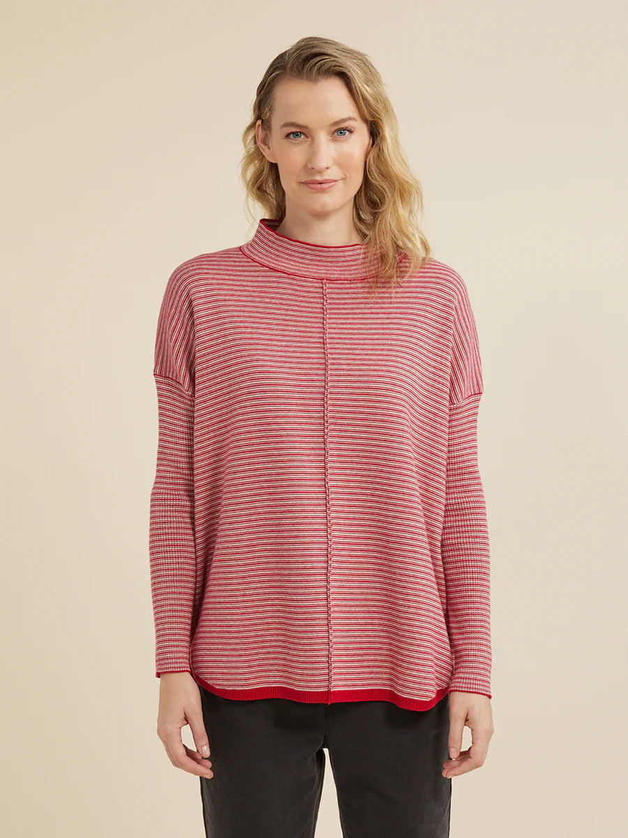 FINE STRIPE SCOOP HEM KNIT CAVIAR/RHUBARB